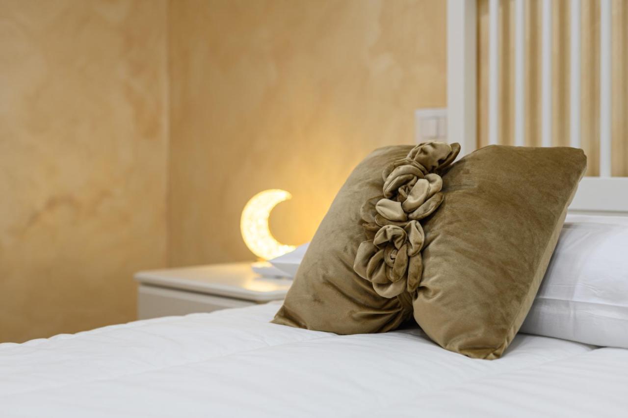 La Magnifica Napoli Apartments Gold House Экстерьер фото