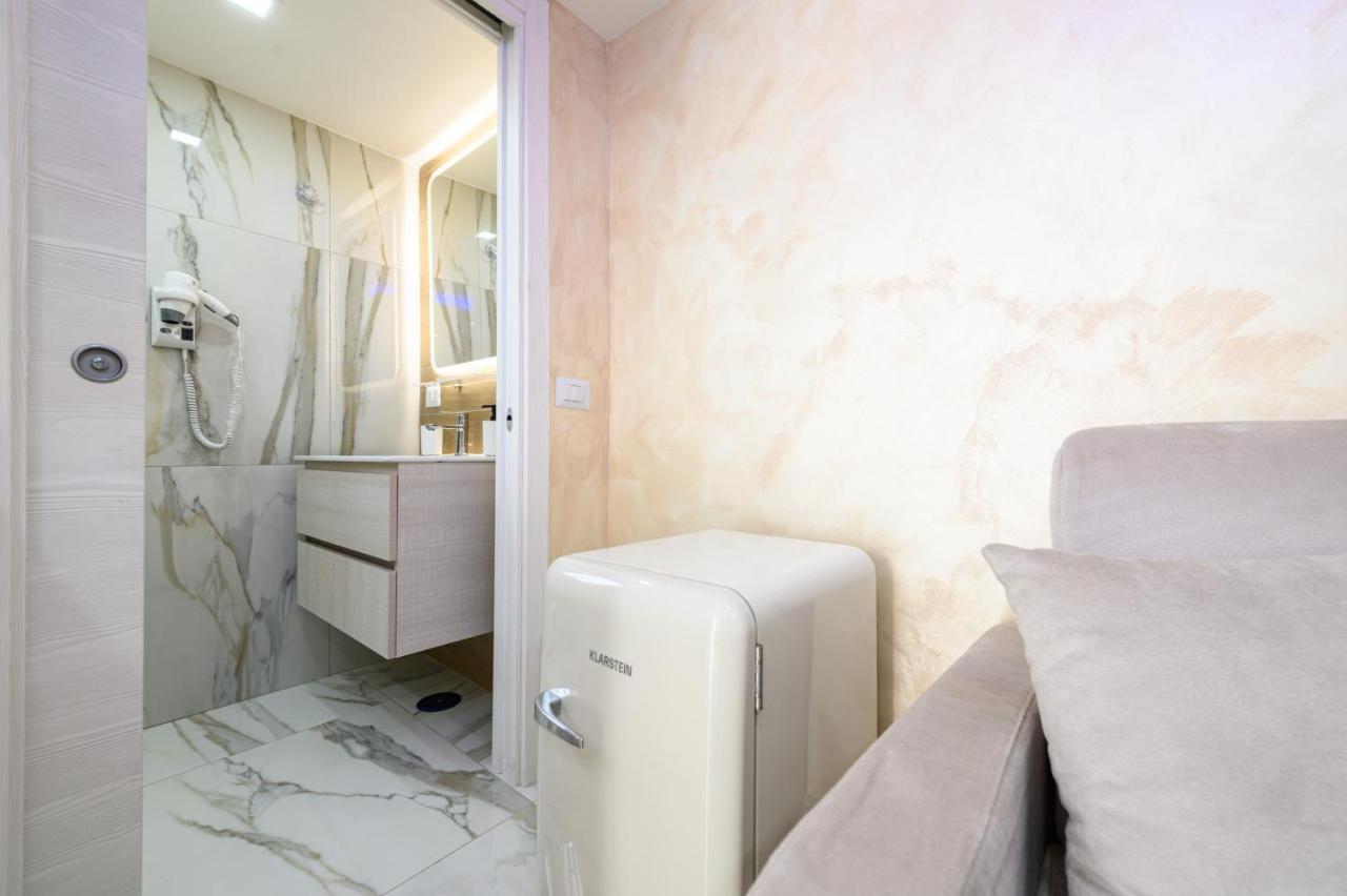 La Magnifica Napoli Apartments Gold House Экстерьер фото